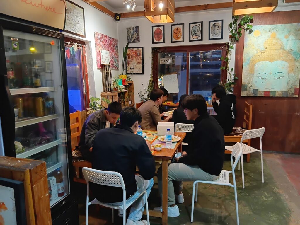 Elsewhere Art And Cafe